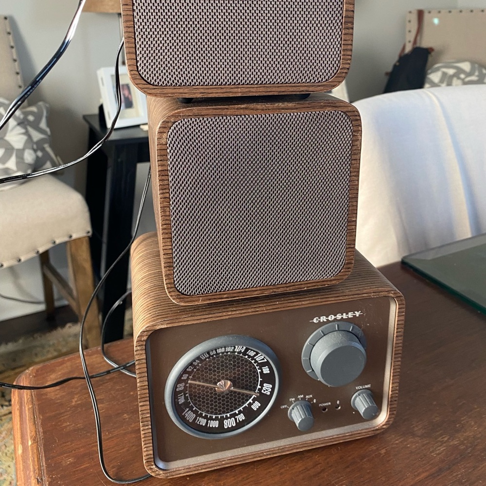 Crowley radio